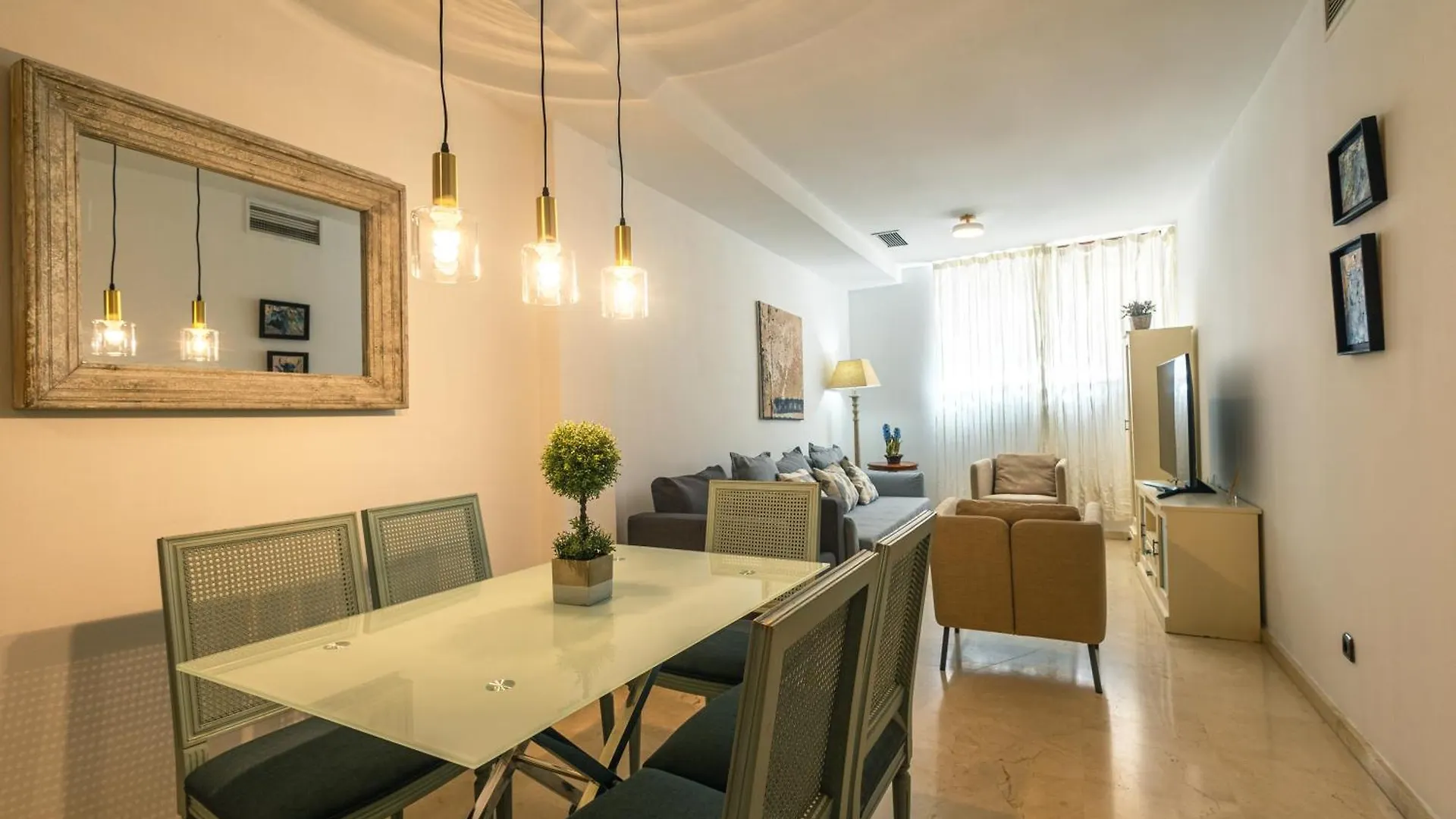 Grande Apartamento Familiar 塞维利亚