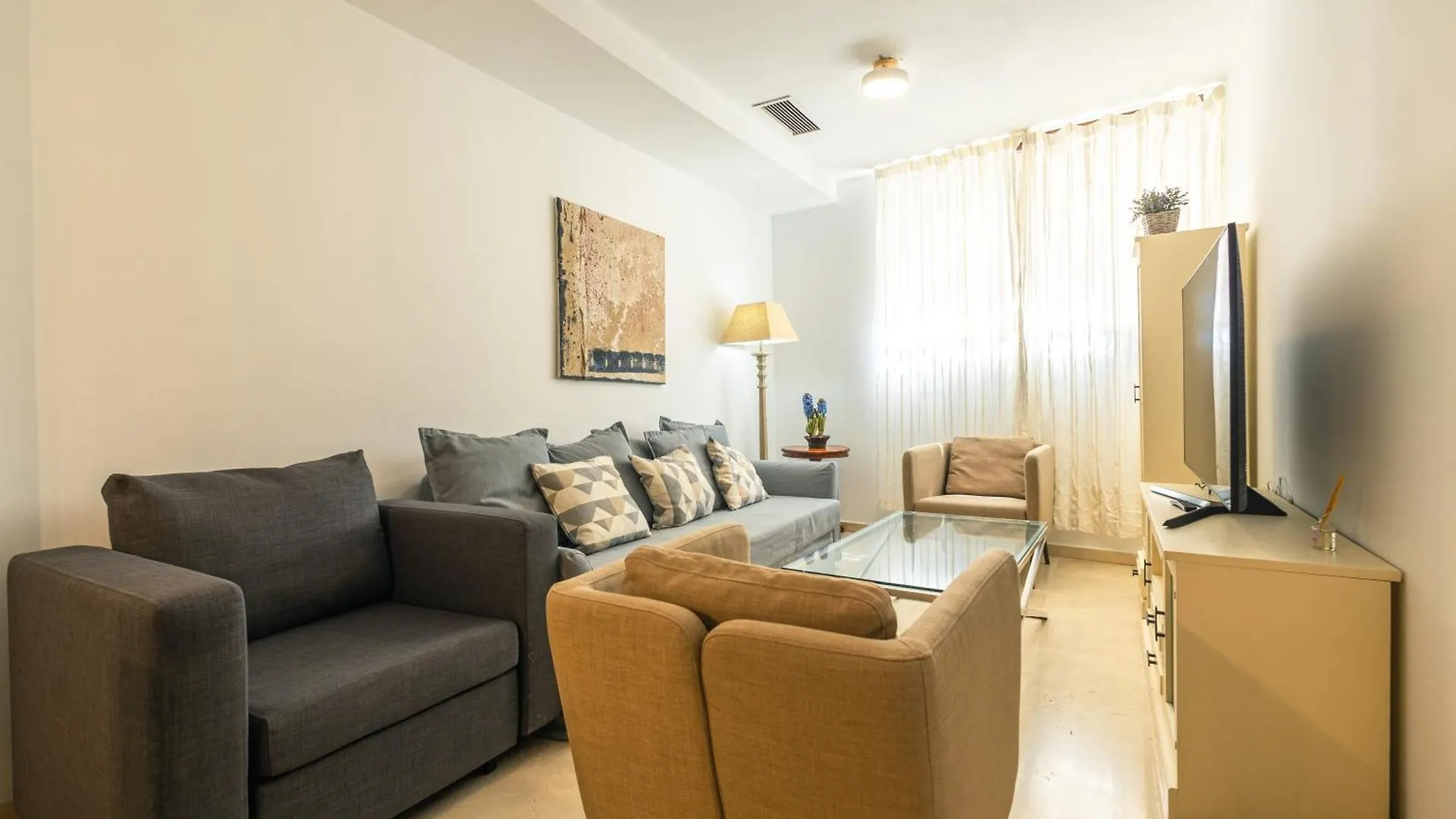 Grande Apartamento Familiar 塞维利亚